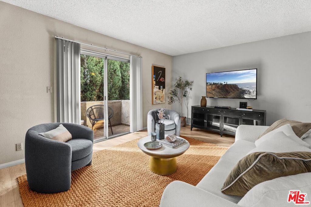 5437 Corteen Place 212