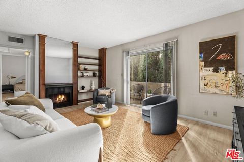 Photo of 5437 Corteen Place #212, Valley Village, CA 91607 (MLS # 26659787)