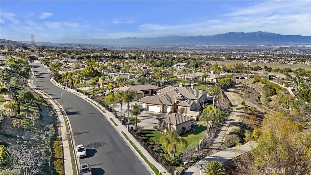 The Pinnacle - Residential