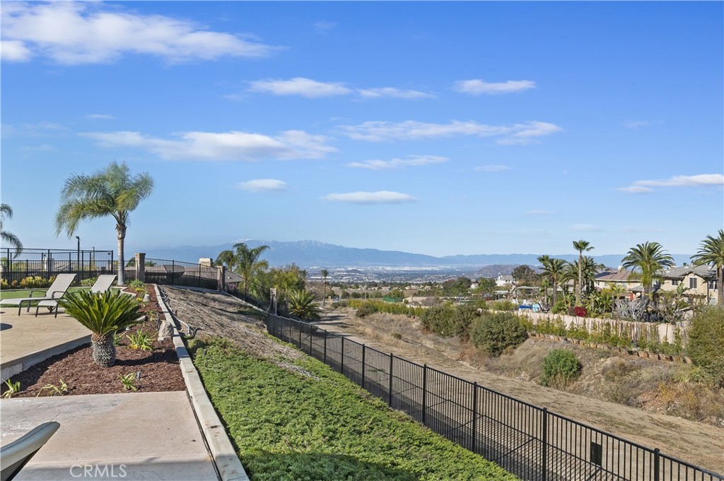 The Pinnacle - Residential