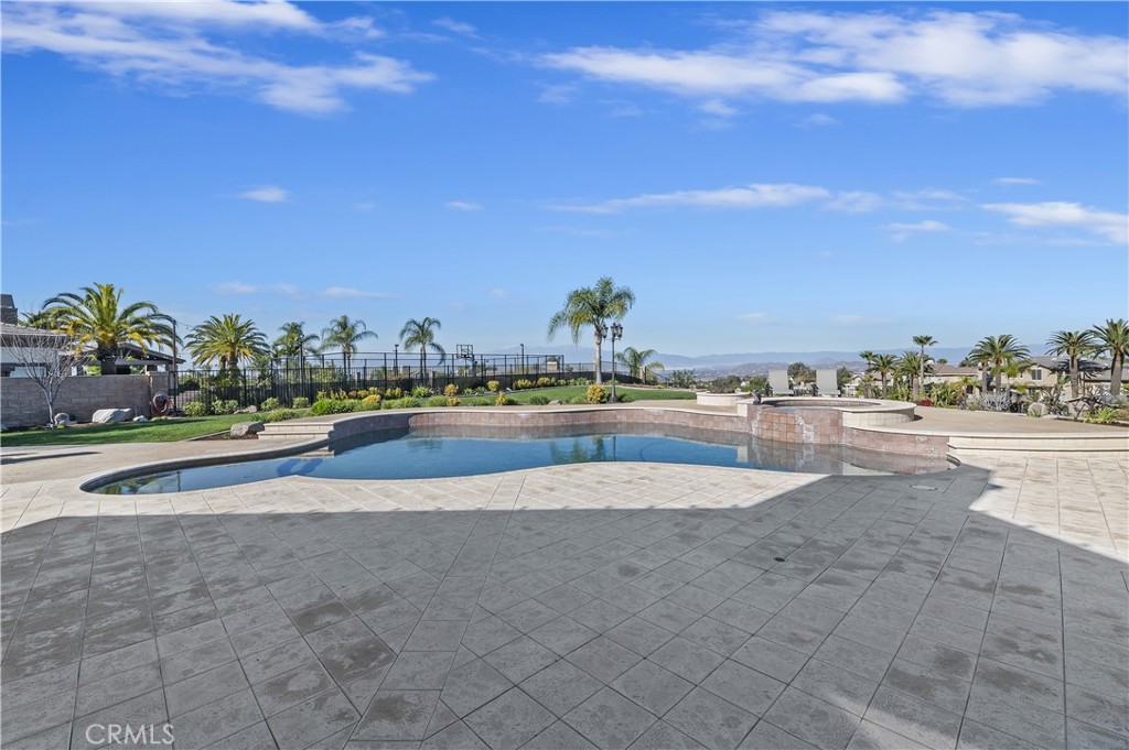 The Pinnacle - Residential