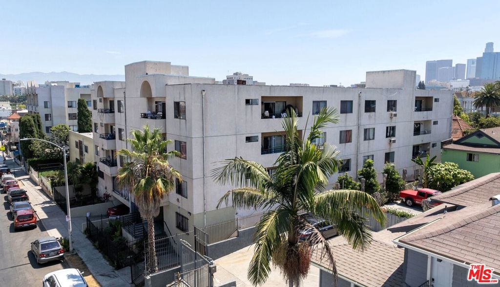 840 S Grand View Street 101