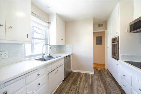 Photo of 1227 E 1st St, Long Beach, CA 90802 (MLS # DW26081592)