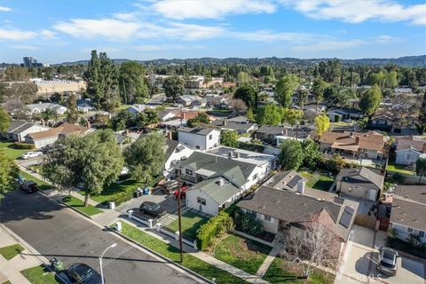 Tiny photo for 23032 Mobile St, West Hills, CA 91307 (MLS # SR26048459)