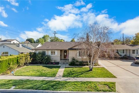Photo of 23032 Mobile St, West Hills, CA 91307 (MLS # SR26048459)