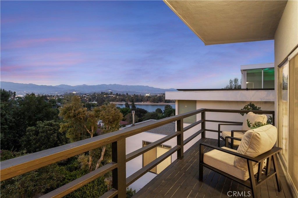 Photo of 2054 Kenilworth AVE, Los Angeles, CA 90039 (MLS # OC26183339)