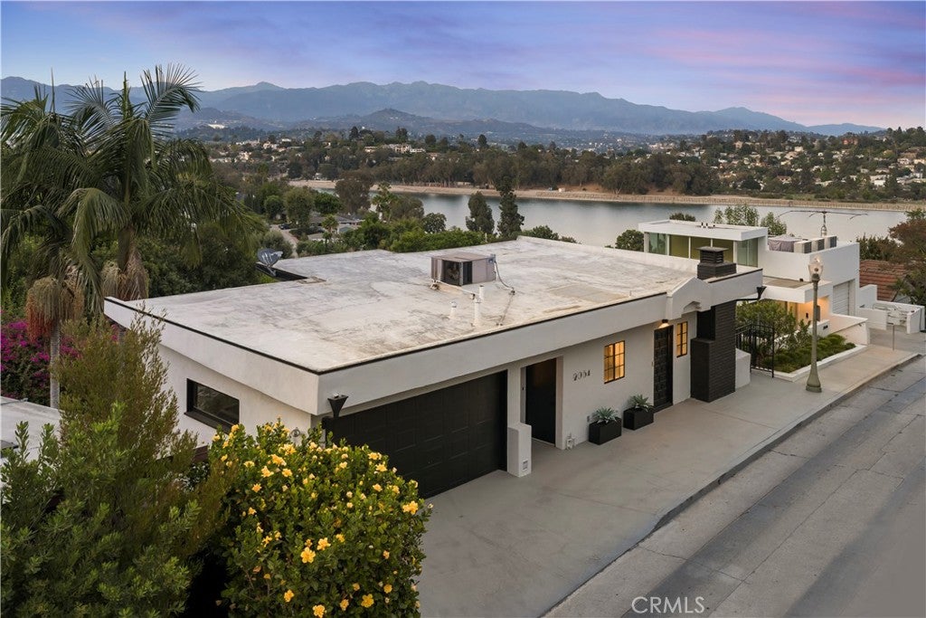 Photo of 2054 Kenilworth AVE, Los Angeles, CA 90039 (MLS # OC26183339)