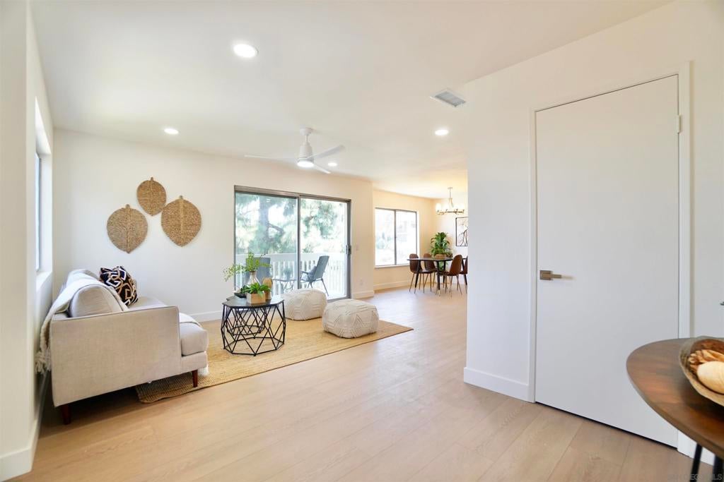 4228 Vista Del Rio Way 1