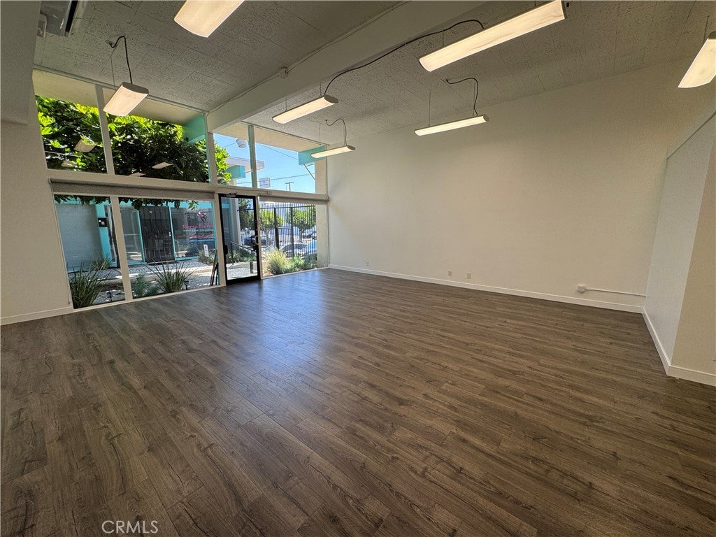 541 W 9th B