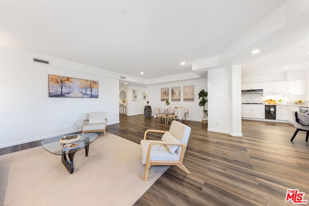11766 W Sunset Boulevard 302