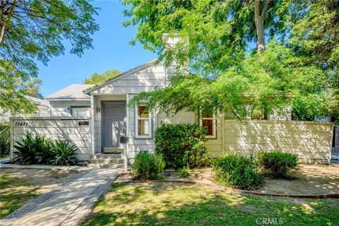 Photo of 17429 Burbank Boulevard, Encino, CA 91316 (MLS # GD26064239)