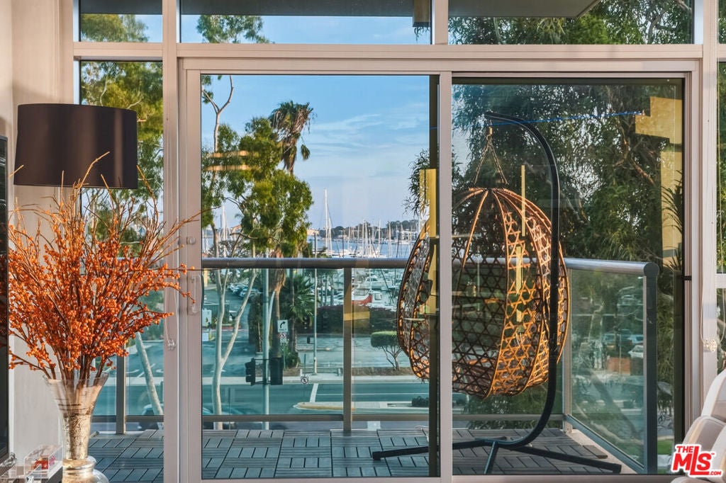 13700 Marina Pointe Drive 305