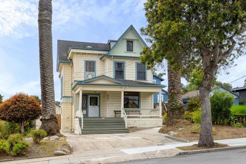 Photo of 947 W Franklin Street, Monterey, CA 93940 (MLS # ML82047458)