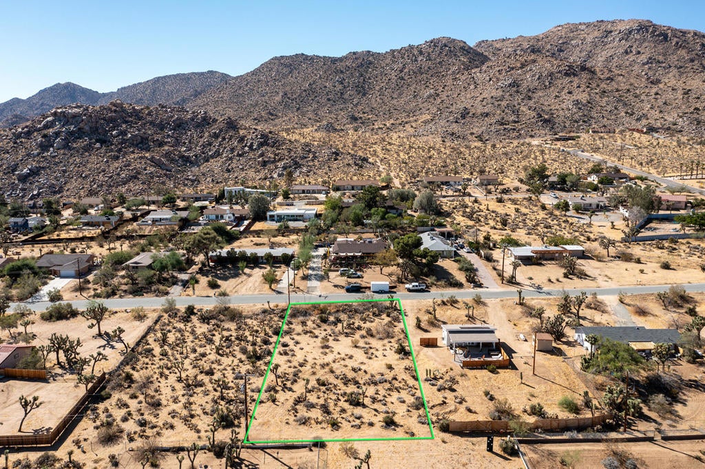 208 Sandalwood Trail