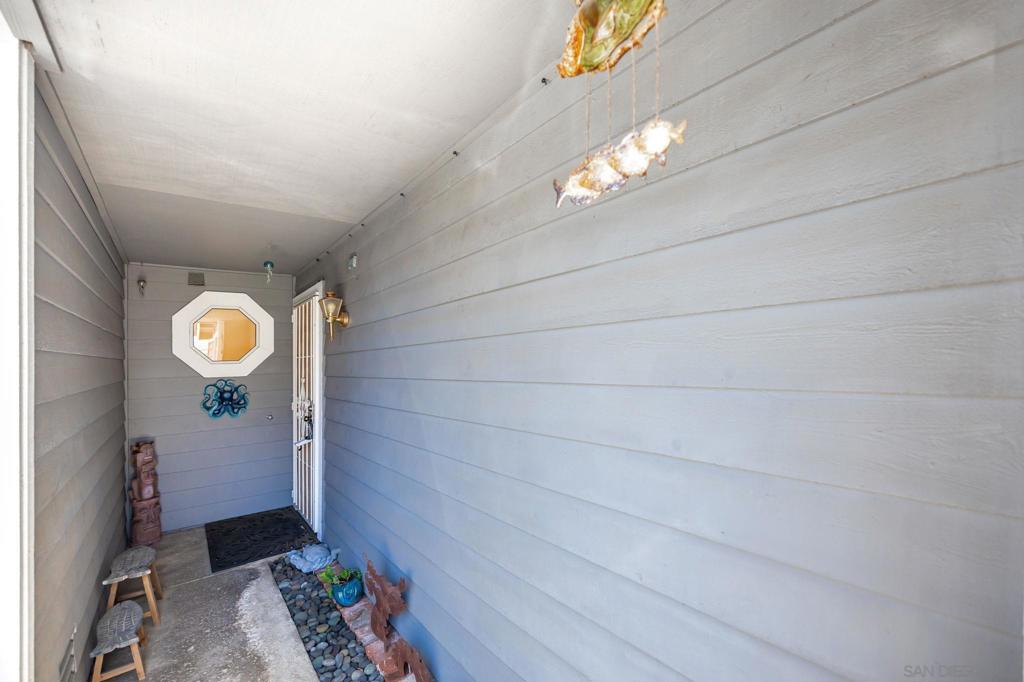 677 Summer View Cir