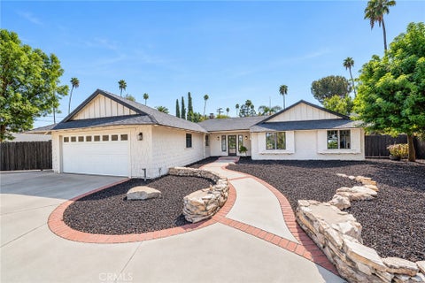 Photo of 1076 Los Altos Court, Riverside, CA 92507 (MLS # CV26201959)