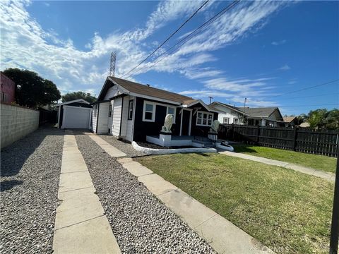 Photo of 760 W 97th St, Los Angeles, CA 90044 (MLS # DW25249287) Photo of 760 W 97th St, Los Angeles, CA 90044 (MLS # DW25249287)