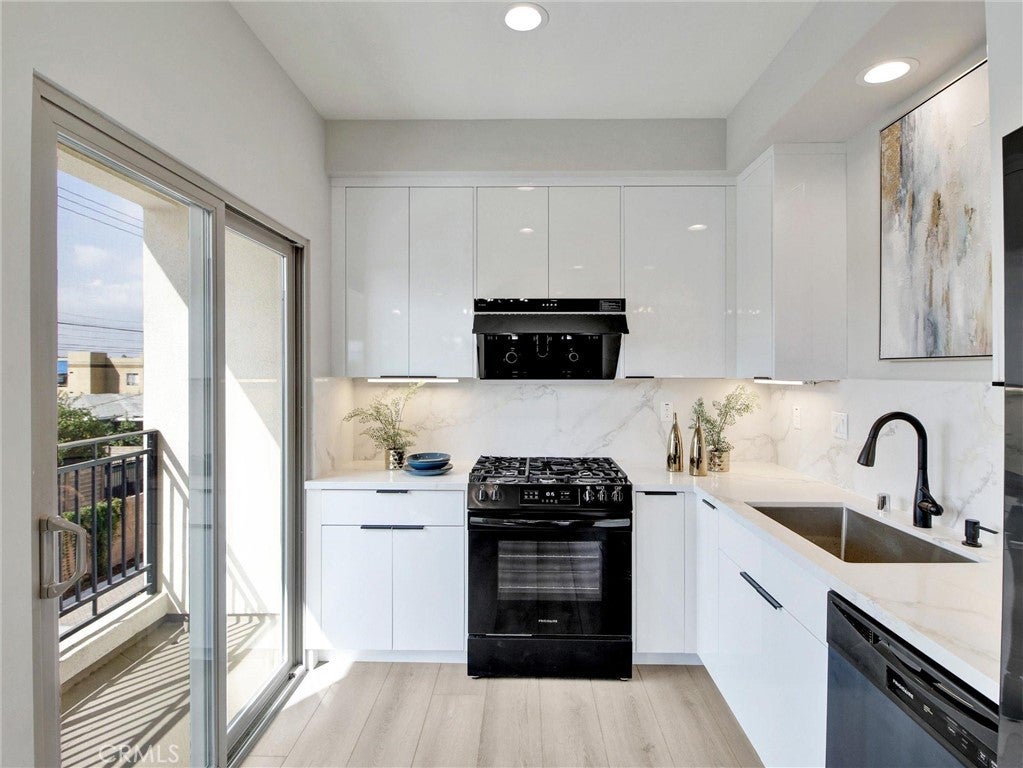4437 Stewart D