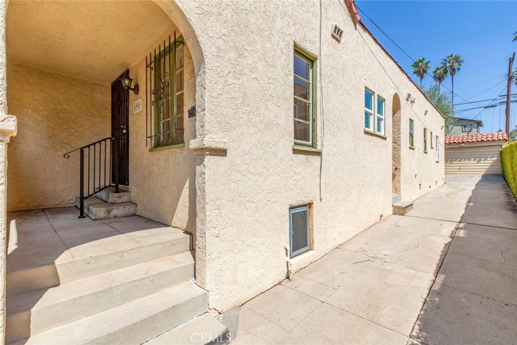 4909 York