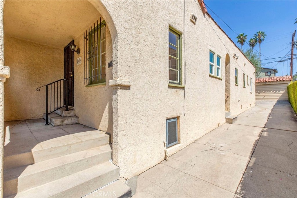 4909 York