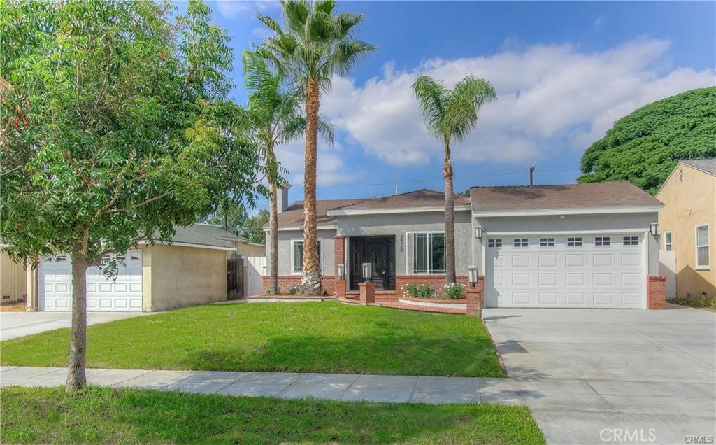 1925 N Screenland Drive