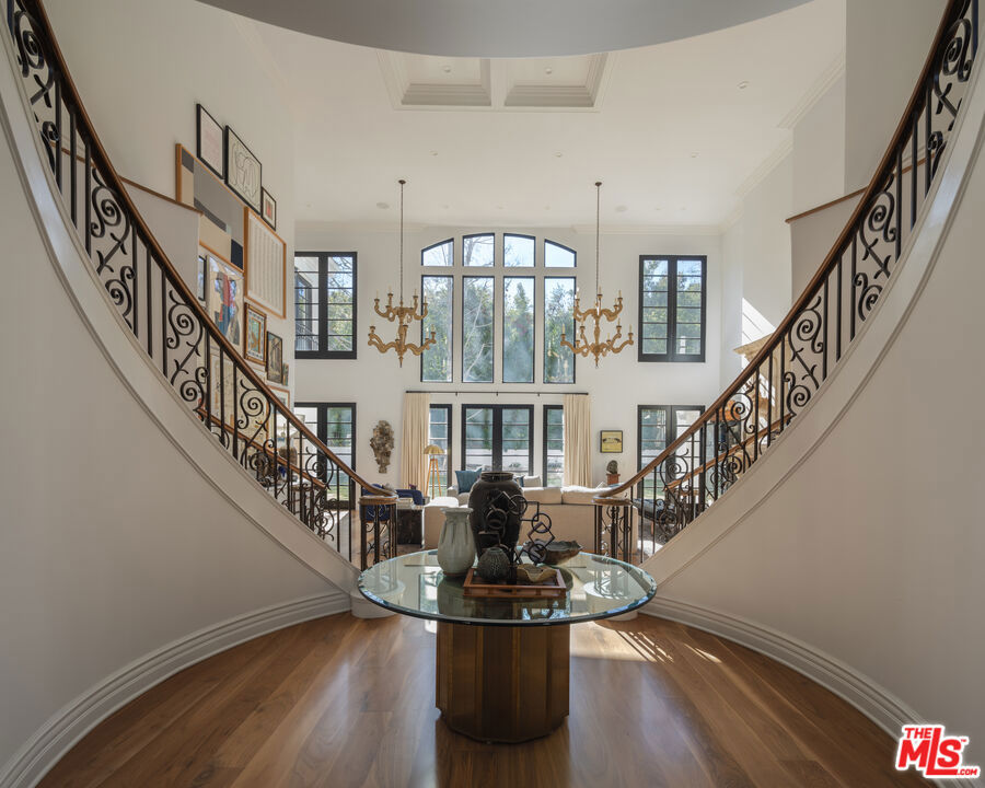 Properties 2 3901 Longridge Avenue