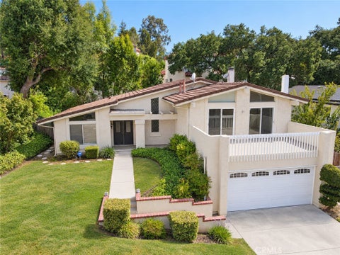 Photo of 22840 Sparrowdell DR, Calabasas, CA 91302 (MLS # SR26224243)