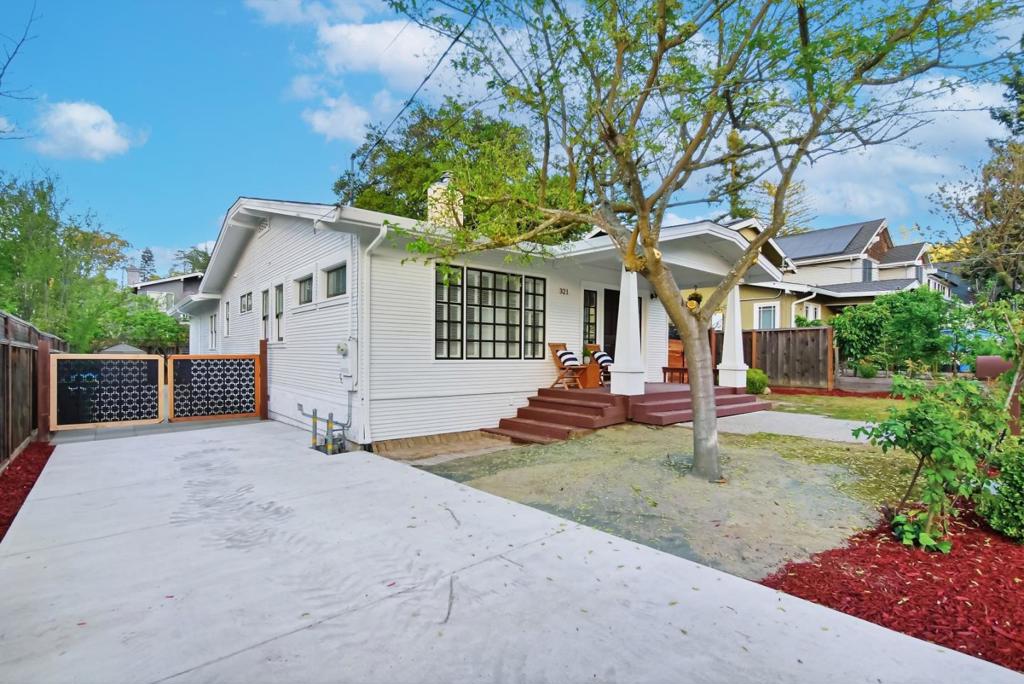 321 Johnson Avenue