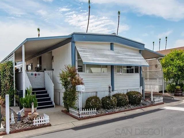 East Escondido - Manufactured In Park