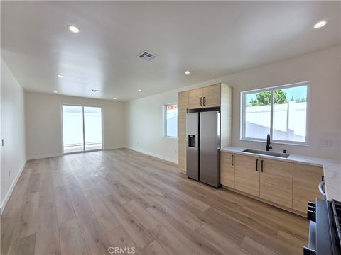 Photo of 17101 Kingsbury St, Granada Hills, CA 91344 (MLS # SR26079510)