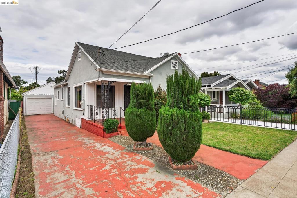 8115 Iris St