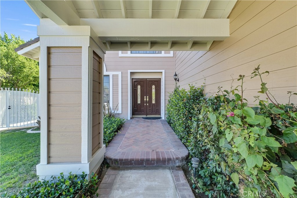 981 Silvertip Drive