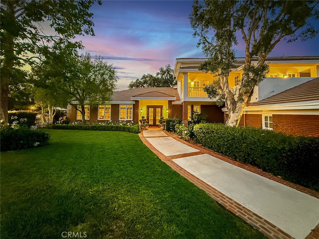 5135 Island Forest Place