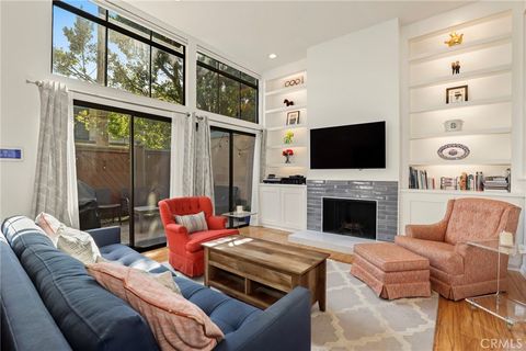 Photo of 209 S Oakland Avenue #D, Pasadena, CA 91101 (MLS # PF26055781)