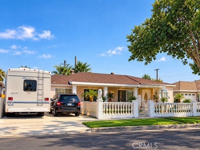 309 E 228th