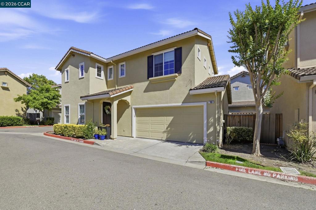 769 Plantation Ln