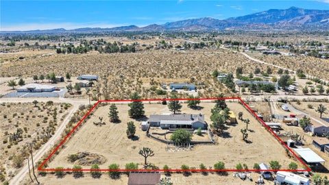 Photo of 4374 Sunset RD, Phelan, CA 92371 (MLS # HD26197018)