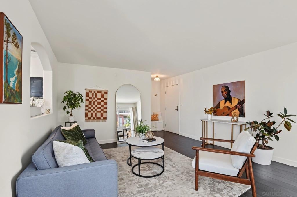 4111 Illinois 202