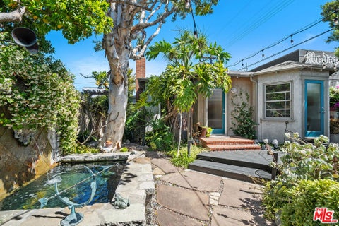 Photo of 1216 Elm Street, Los Angeles, CA 90291 (MLS # 26900677)