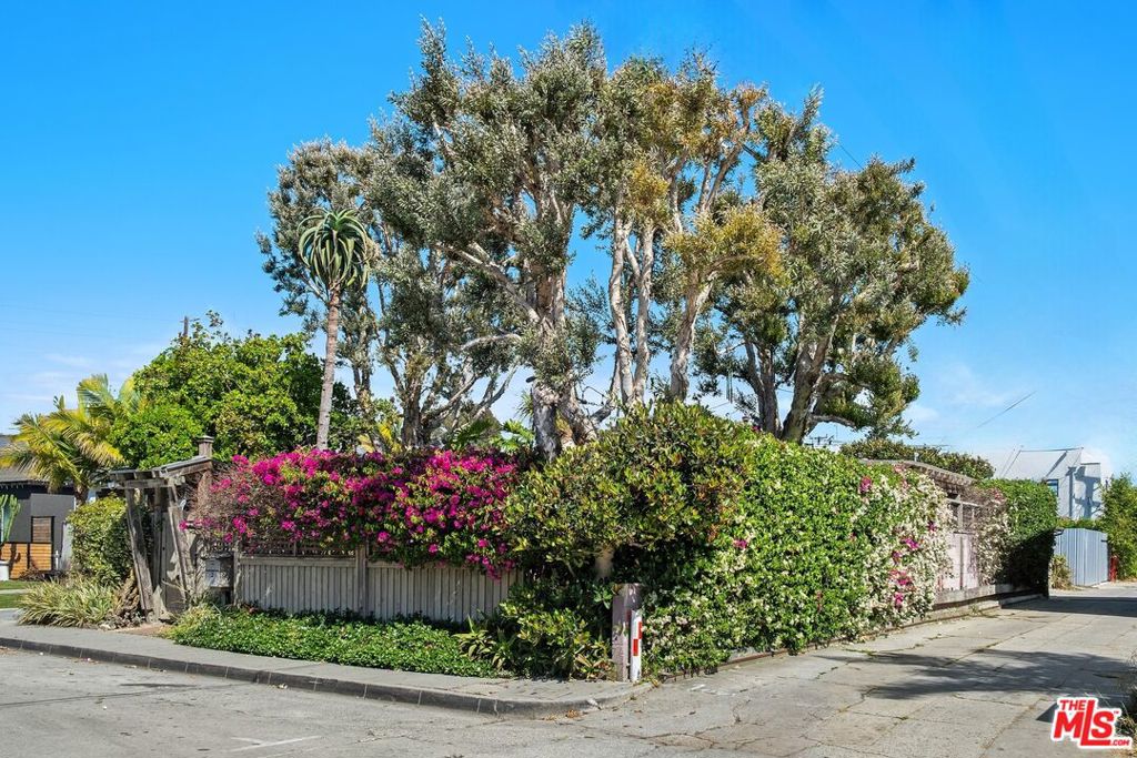 1216 Elm Street