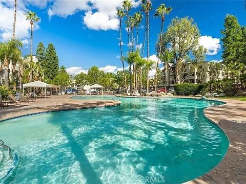 Photo of 5565 Canoga #320, Woodland Hills, CA 91367 (MLS # PW25250325) Photo of 5565 Canoga #320, Woodland Hills, CA 91367 (MLS # PW25250325)