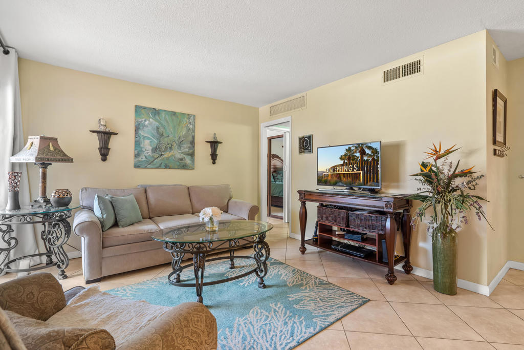 1490 S Camino Real 204