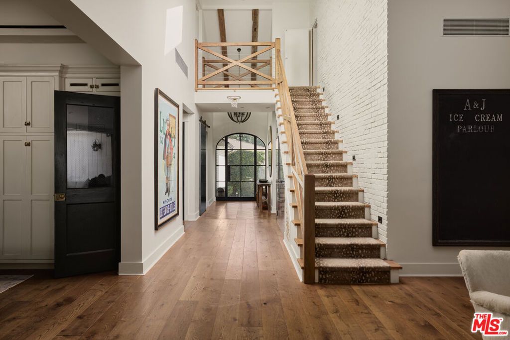 Photo of 2835 Westbrook Avenue, Los Angeles, CA 90046 (MLS # 26834277)
