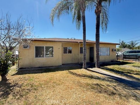 Photo of 818 E C St St, Colton, CA 92324 (MLS # TR26063354)
