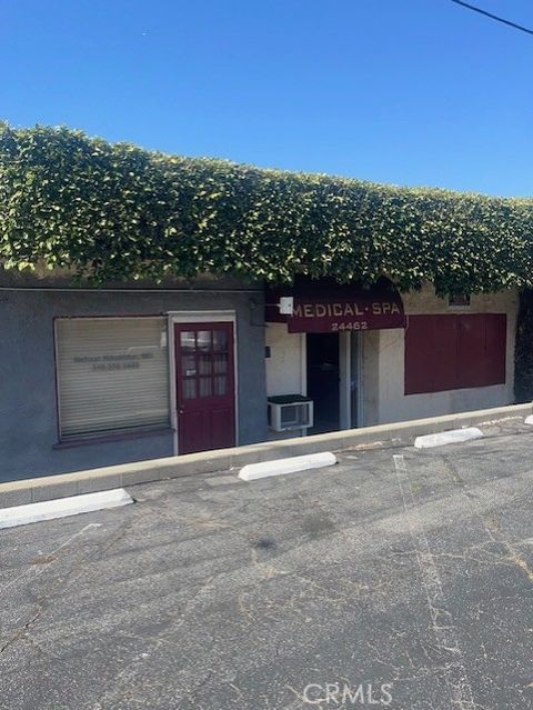 Photo of 24460 Hawthorne Boulevard, Torrance, CA 90505 (MLS # PV25141447) Photo of 24460 Hawthorne Boulevard, Torrance, CA 90505 (MLS # PV25141447)