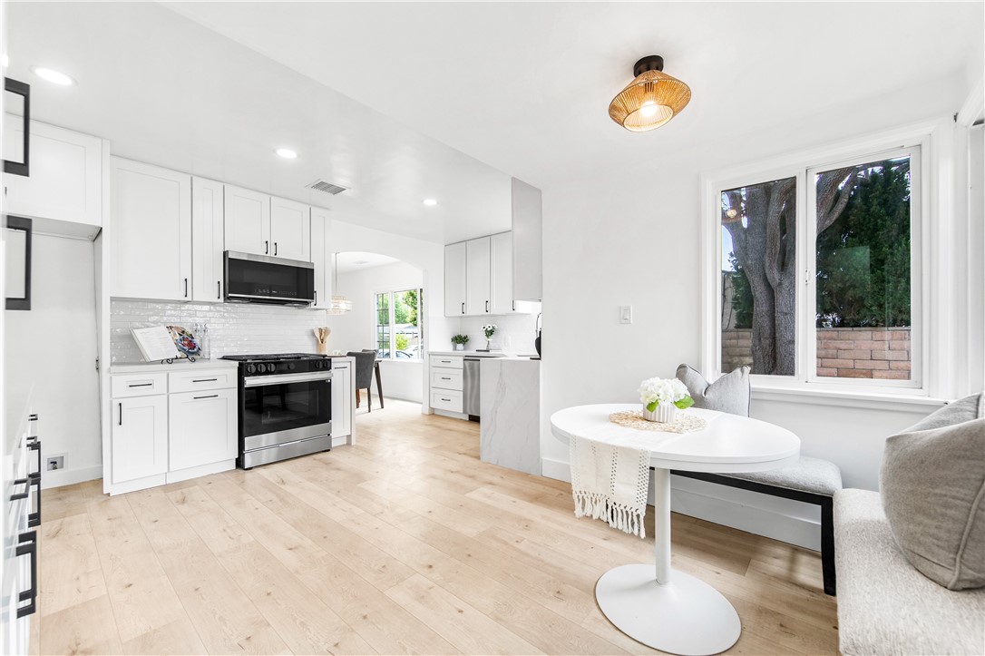 3719 N Greenbrier Road