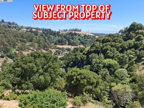 Photo of 0 Tunnel Road, Berkeley, CA 94705 (MLS # 41099075)