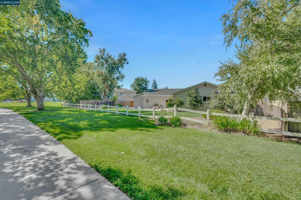 GREENBROOK - Residential