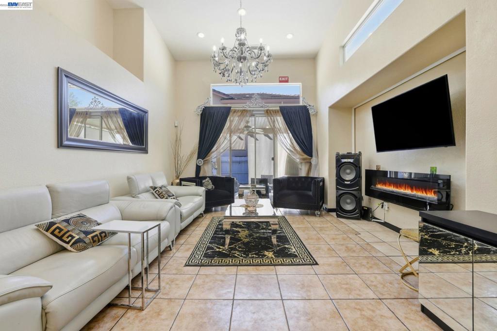 3209 Beretania Way