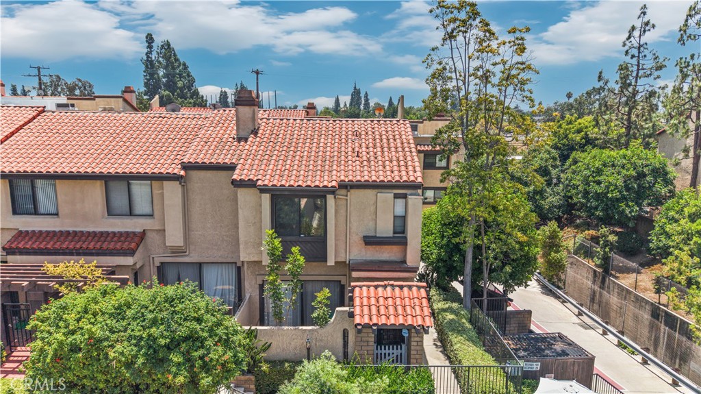 525 S Almansor Street 76